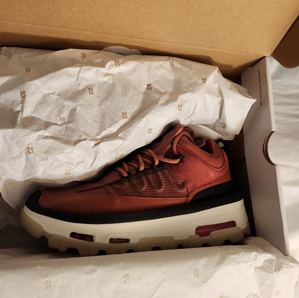 Women's Jordan's size 7.5 Basically brand new